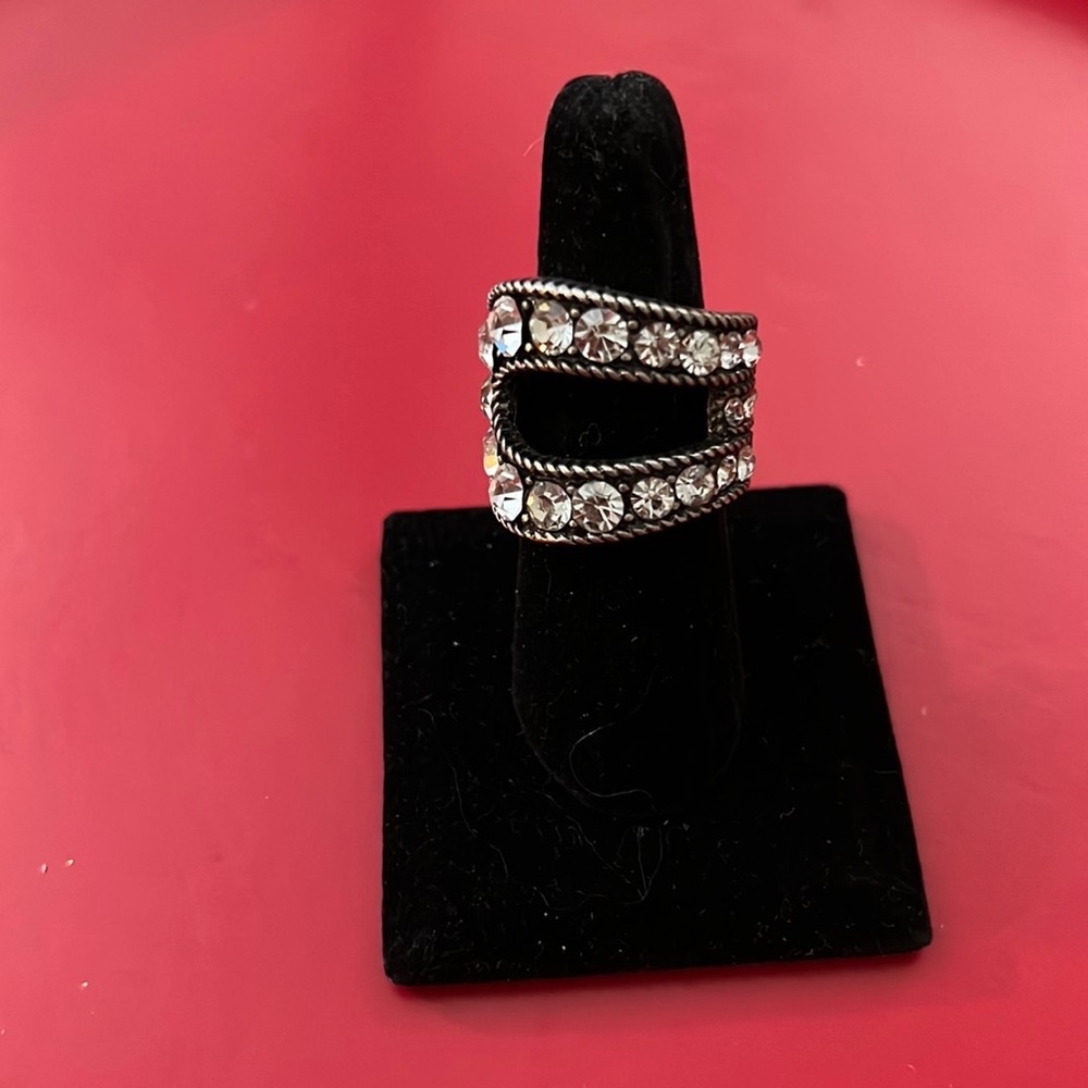 Beautiful adjustable ring